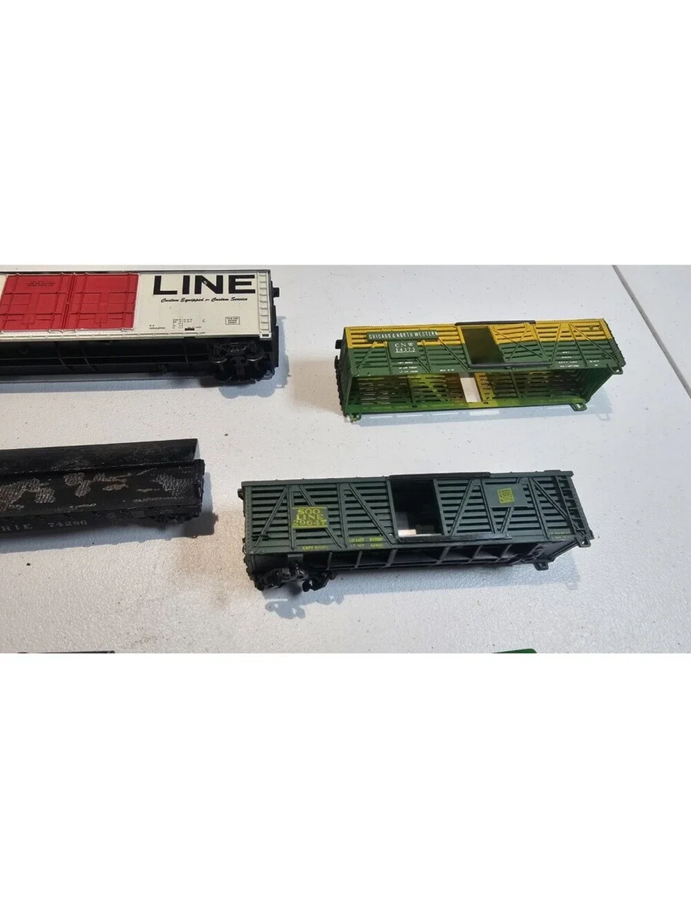 Vintage HO Scale Train Car Lot TYCO Chiquita Soo Line + Accessories Parts Repair